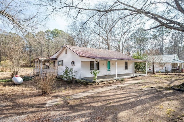 view of front of property with a porch