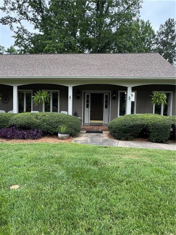 12162 Mountain Laurel Dr, Roswell, GA 30075 - single story home with a front yard and a shingled roof