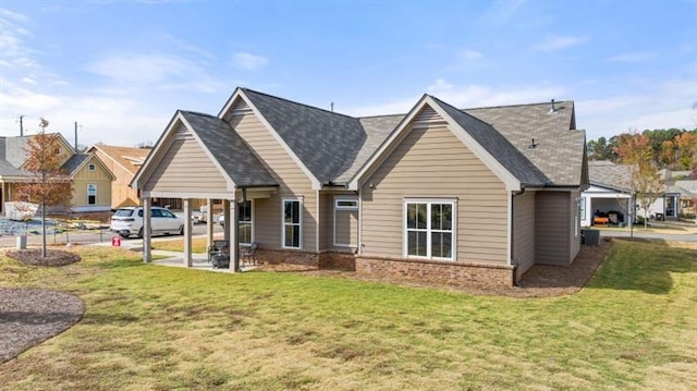 view of front of house with a front yard