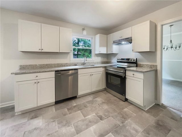 1710 Fontaine Dr, Jonesboro, GA 30236 - kitchen featuring stainless steel appliances, under cabinet range hood, a sink, white cabinets, and baseboards