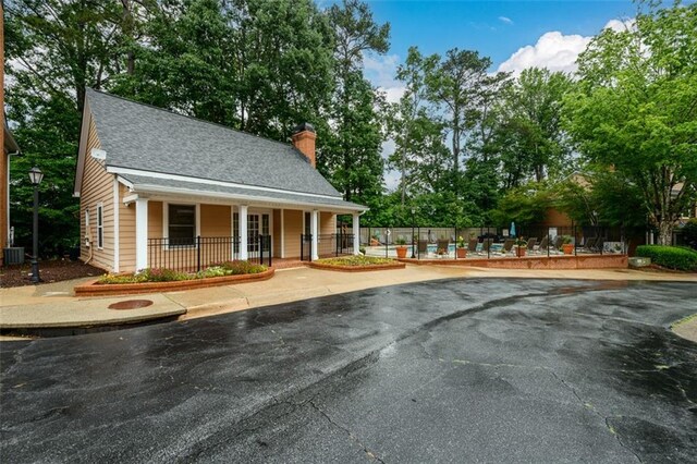 7500 Roswell Rd Unit 18, Sandy Springs, GA 30350 - view of street with street lighting