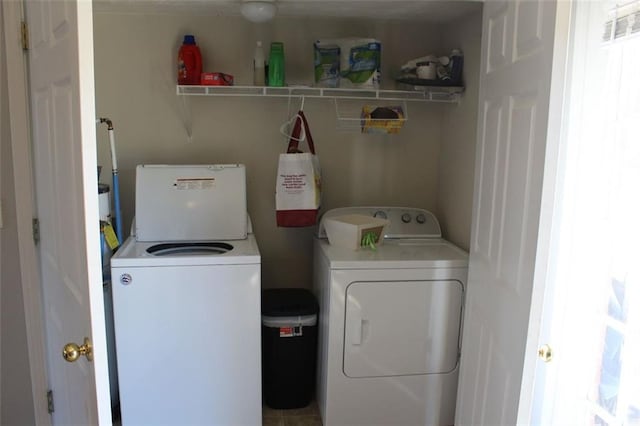 laundry room featuring washer and clothes dryer