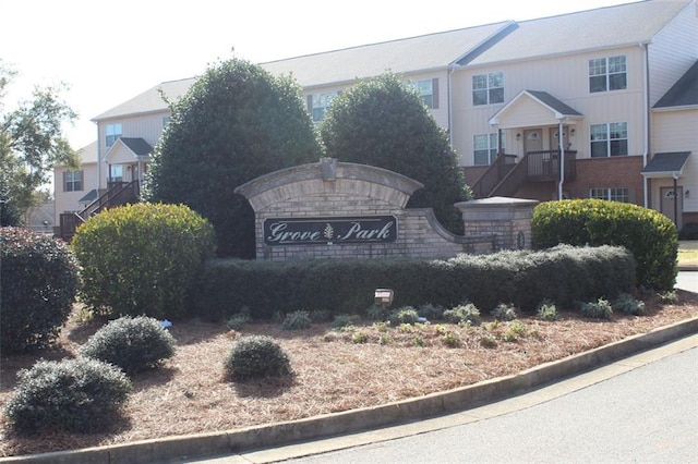 view of community / neighborhood sign