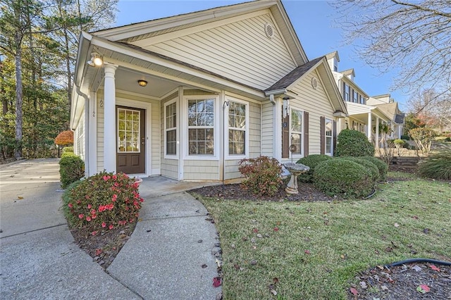 view of front of house with a front yard