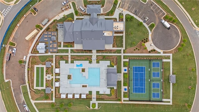 bird's eye view of a pool area