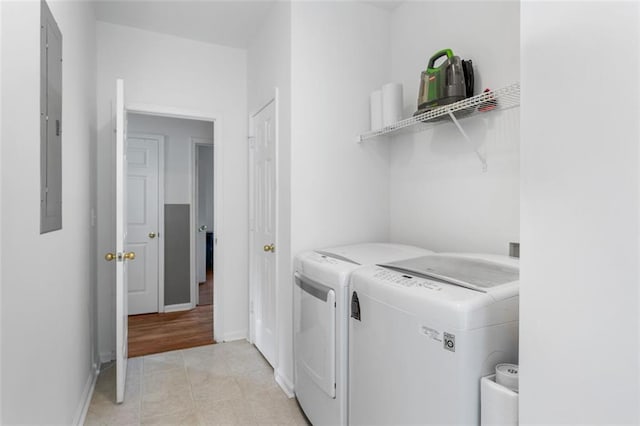 747 Dill Ave SW, Atlanta, GA 30310 - laundry area featuring washer and clothes dryer and baseboards