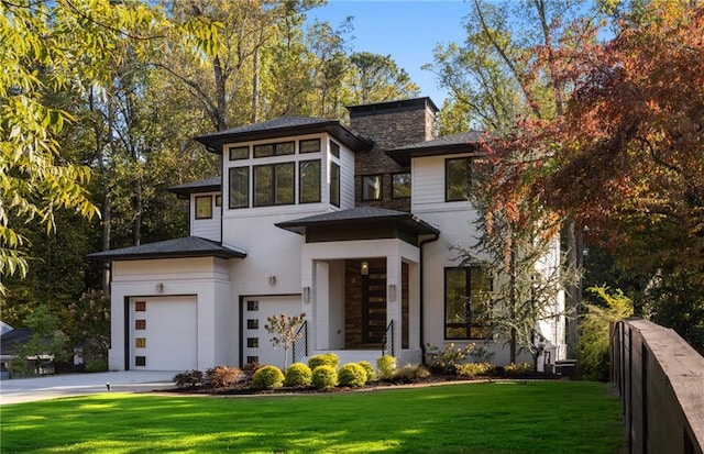 view of front of house featuring a front yard