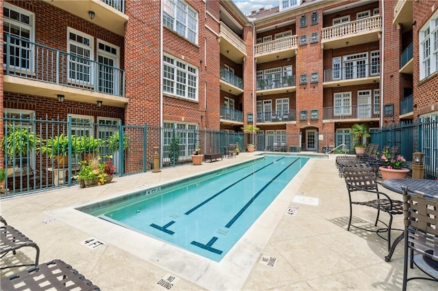 77 Peachtree Pl NE Unit 101, Atlanta, GA 30309 - view of community pool