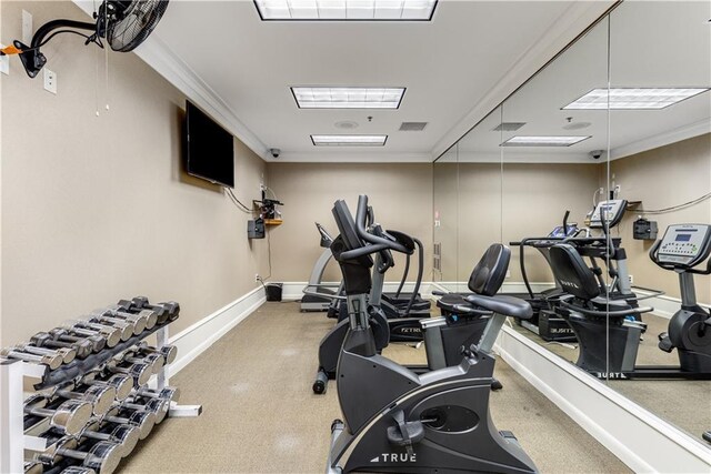 gym with visible vents and baseboards