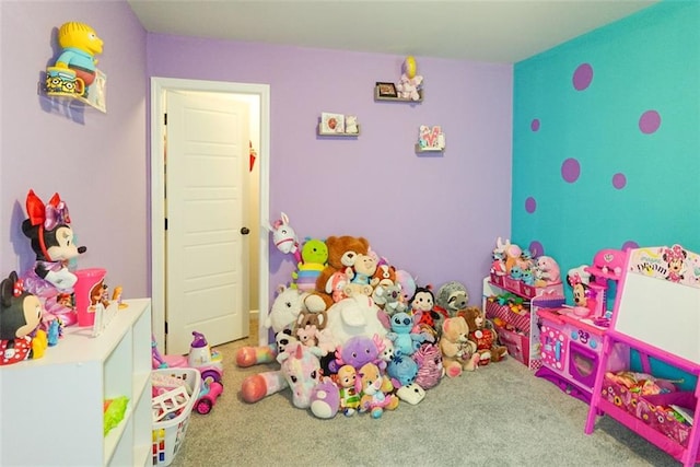 playroom with carpet