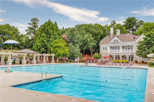 4840 Spring Park Cir, Suwanee, GA 30024 - community pool with a patio