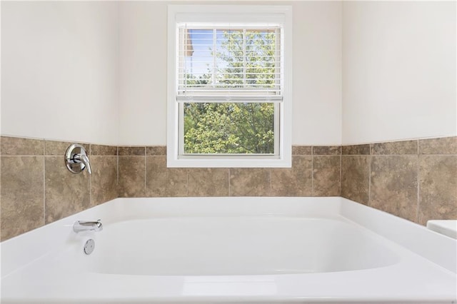 2957 Smith Ridge Trce, Peachtree Corners, GA 30071 - bathroom featuring a bath
