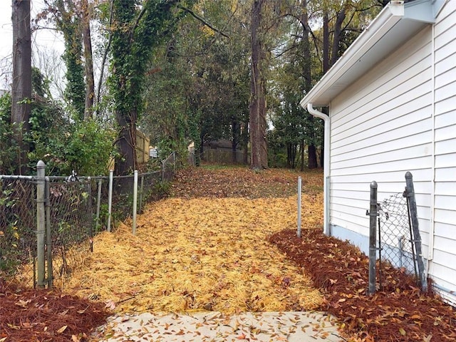 2068 Verbena St NW, Atlanta, GA 30314 - view of yard
