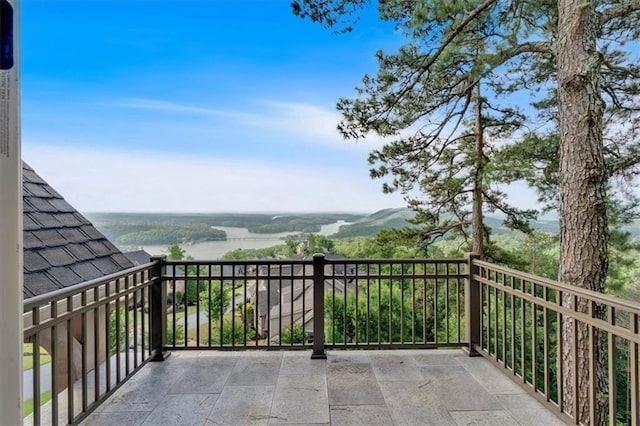 89 Somerset Ln, Cartersville, GA 30121 - balcony with a water view