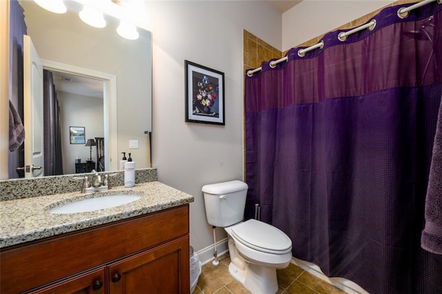 full bath featuring baseboards, toilet, a shower with curtain, tile patterned flooring, and vanity