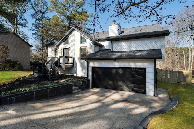 view of front facade featuring a garage