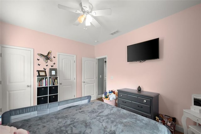 bedroom featuring ceiling fan