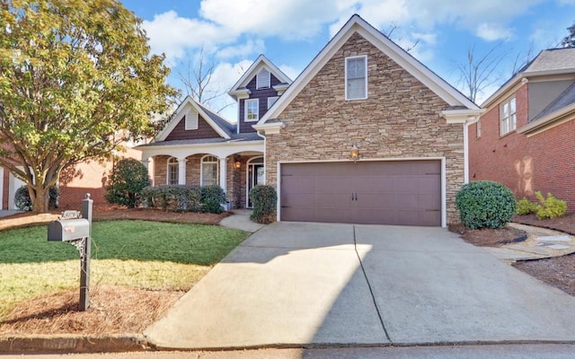 view of front of property with a front yard