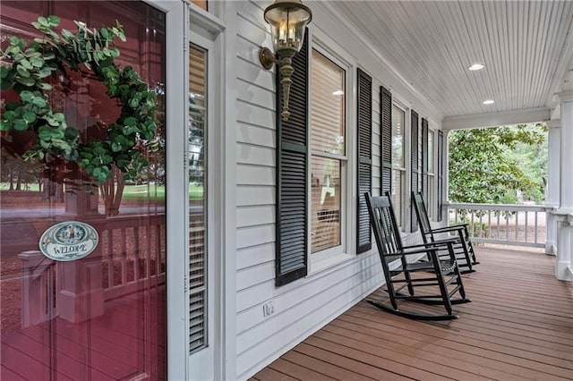 137 Oakton S, Eatonton, GA 31024 - wooden terrace with a porch