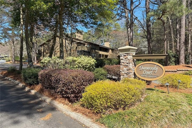 view of community / neighborhood sign