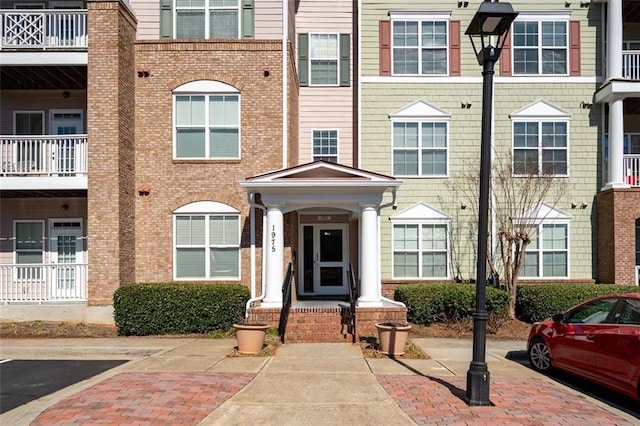 view of front facade with brick siding