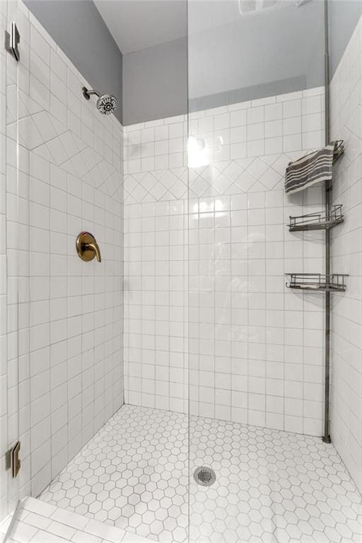150 Crestview Rd, Jackson, GA 30233 - full bathroom with a tile shower