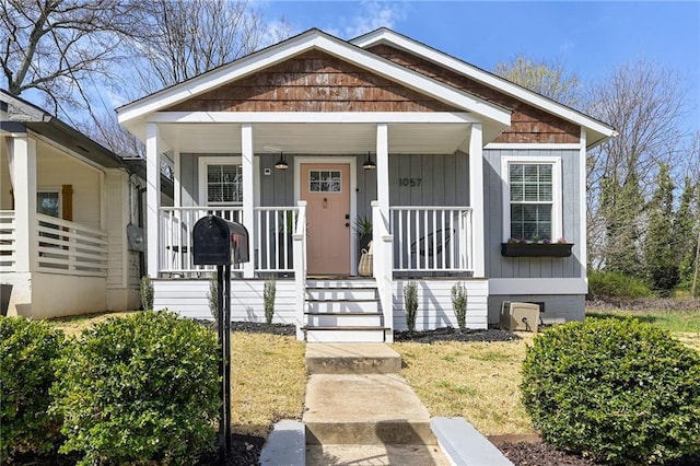 view of front of property featuring covered porch