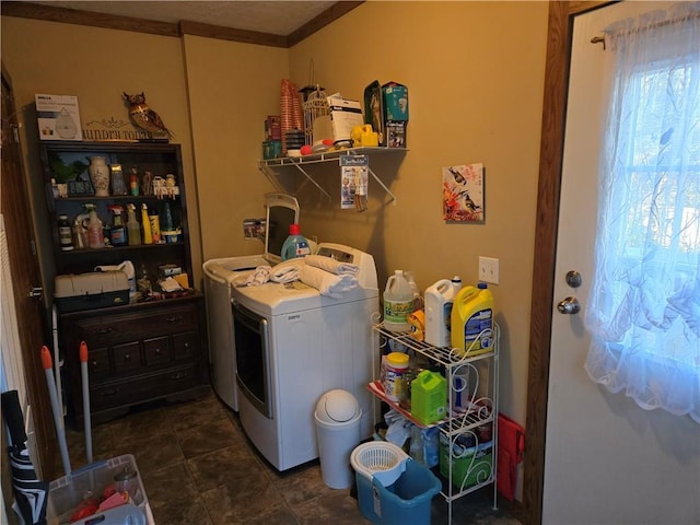 washroom with laundry area and independent washer and dryer