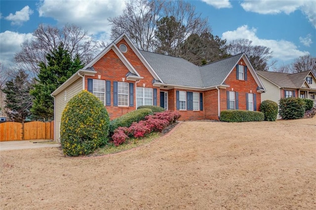 view of front of property with a front yard