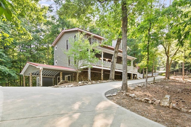 view of front of house with a garage