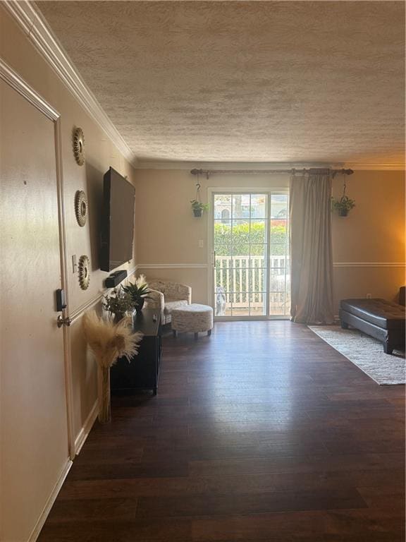 3120 Seven Pines Ct Unit 203, Atlanta, GA 30339 - hall featuring dark wood-type flooring, a textured ceiling, and crown molding