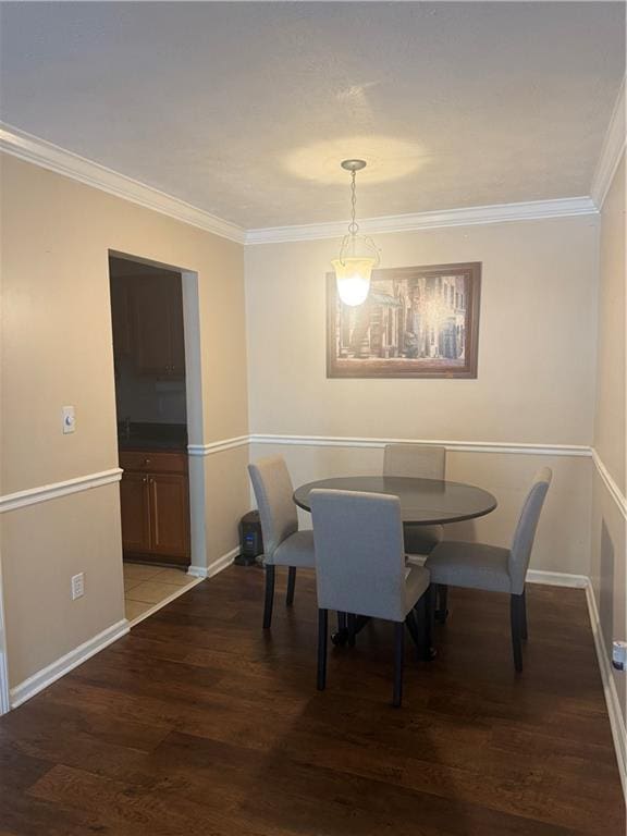 3120 Seven Pines Ct Unit 203, Atlanta, GA 30339 - dining area with ornamental molding and wood finished floors