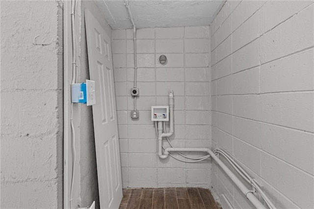 1887 Shalimar Dr, Atlanta, GA 30345 - bathroom with wood finished floors