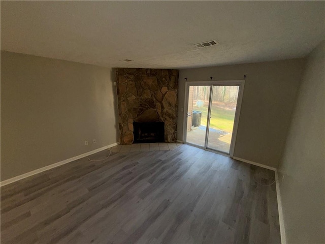 6745 Trafalger Sq, Norcross, GA 30093 - carpeted bedroom featuring lofted ceiling and a textured ceiling