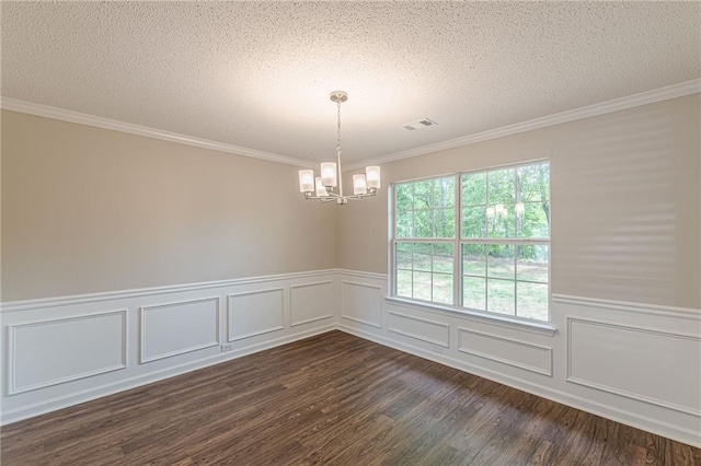 105 Kentwood Springs Dr, Hampton, GA 30228 - unfurnished room featuring a textured ceiling, visible vents, dark wood-style flooring, a chandelier, and ornamental molding