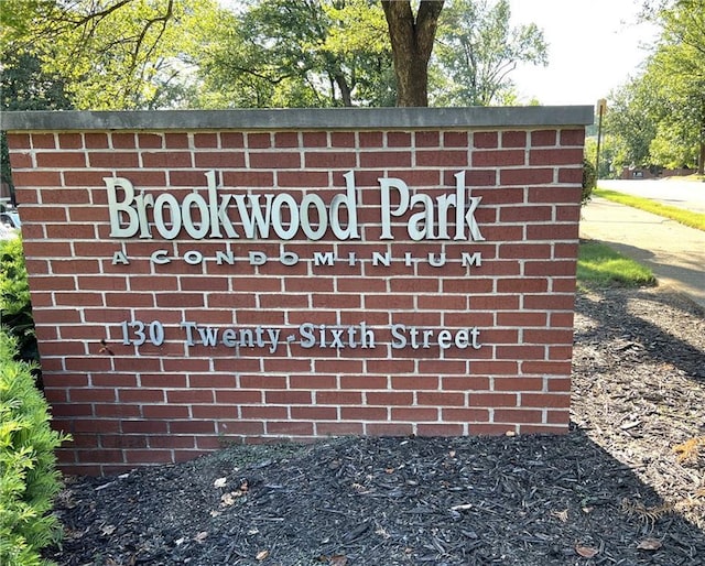 view of community / neighborhood sign