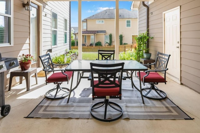 1976 Boyd Trace Ln NW, Atlanta, GA 30318 - view of sunroom / solarium