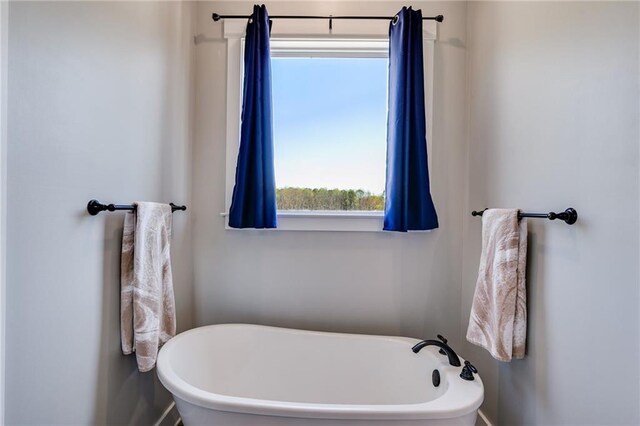 340 Taylor Path, Dallas, GA 30157 - bathroom featuring a soaking tub