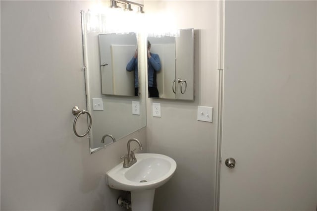 bathroom with sink