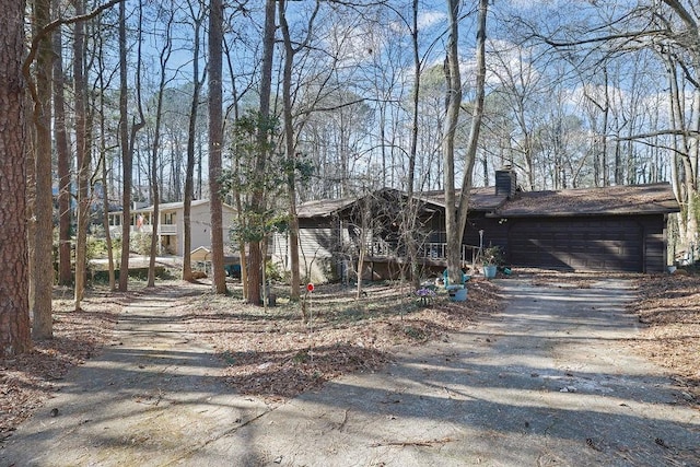 view of front facade featuring a garage