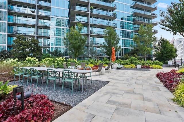 1080 Peachtree St NE Unit 804, Atlanta, GA 30309 - view of patio with outdoor dining space