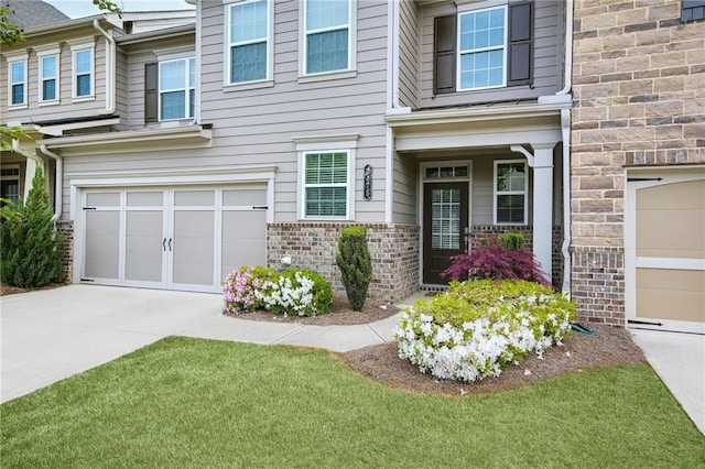 view of front facade with a garage