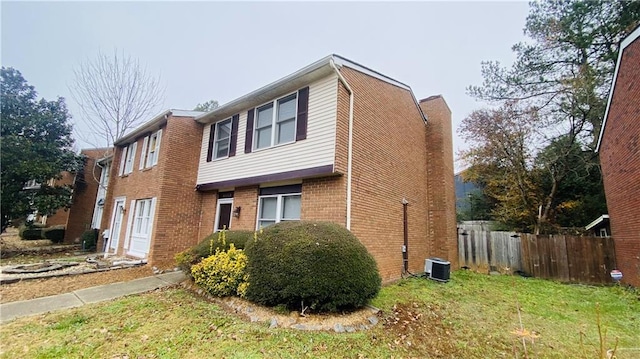 view of front of home with a front yard