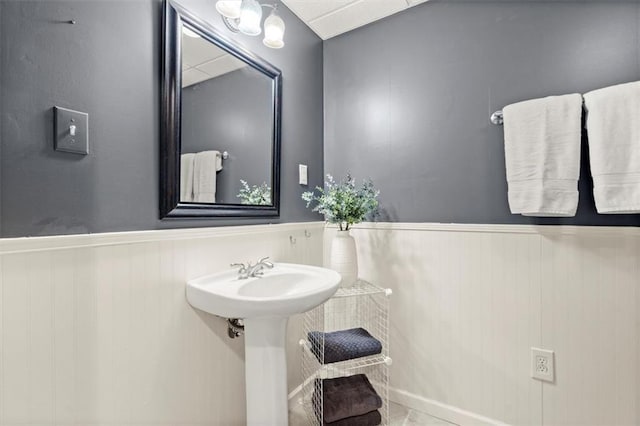 bathroom featuring wainscoting