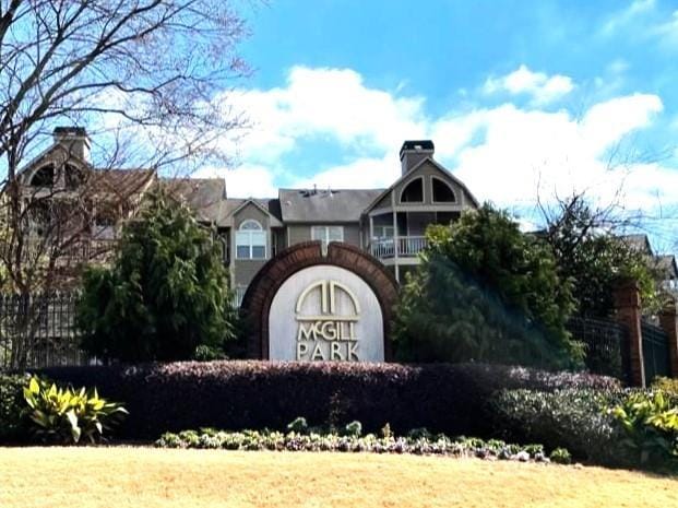 view of community / neighborhood sign