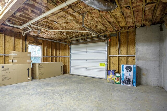 sunroom featuring a ceiling fan