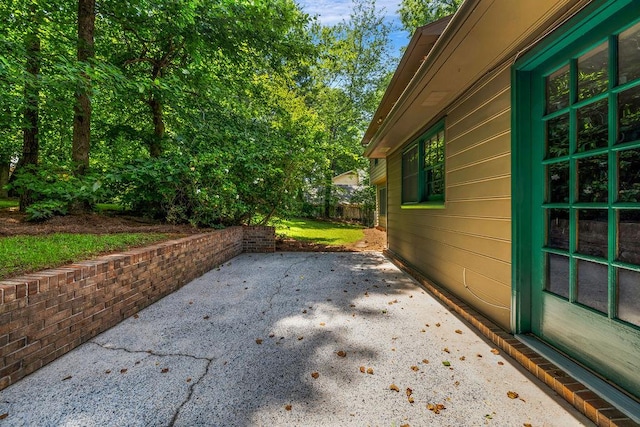 2775 Doaks Run Ct, Tucker, GA 30084 - view of patio / terrace