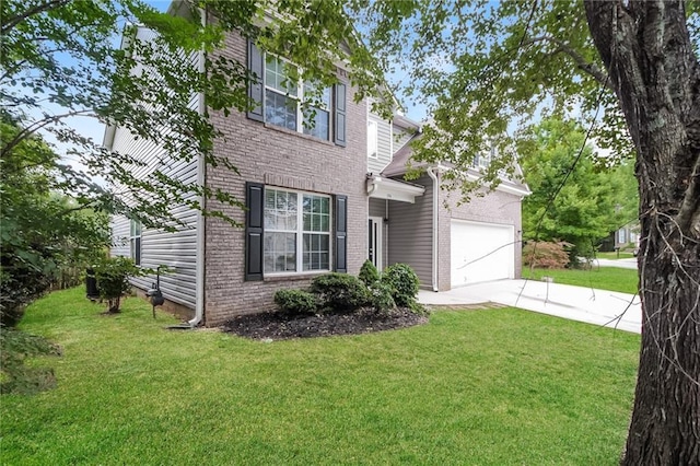 194 Wilhelmina Dr, Austell, GA 30168 - traditional-style house featuring brick siding, driveway, an attached garage, and a front yard