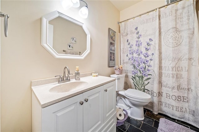 full bathroom with a shower with shower curtain, toilet, and vanity