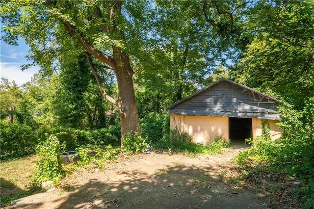 943 Rose Cir SW, Atlanta, GA 30310 - view of side of home with an outdoor structure